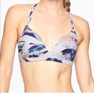 Largely vivid prism back sporty bikini top